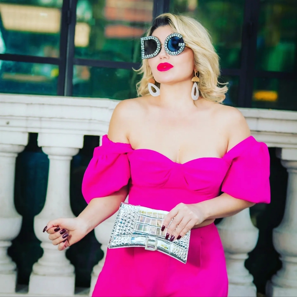 Meet your Posher, Rahela